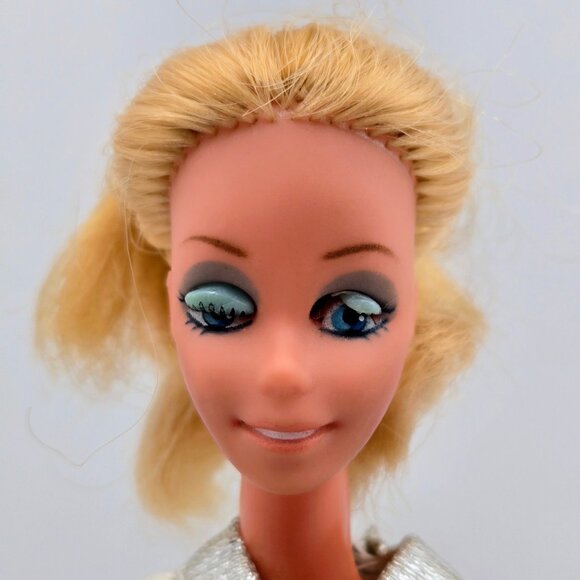 Vintage Western Barbie Winking Doll 1980 1757 Cowgirl Original Outfit Mattel Rea - Picture 4 of 16